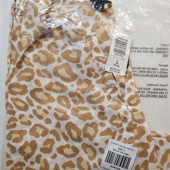 Torrid- Blouse - Picture 5 of 6